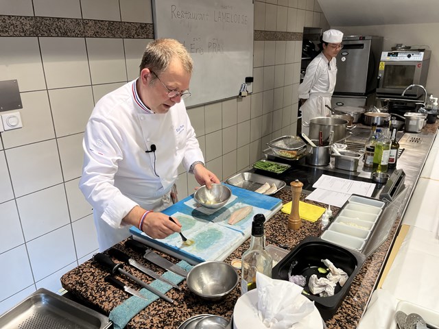 ブルゴーニュのミシュラン3ツ星レストランから】M. Eric PRAS(エリック